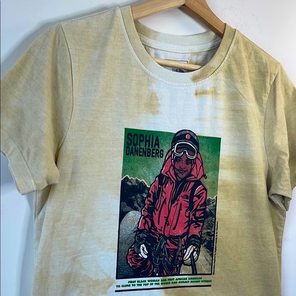The North Face Beige Graphic Tee - Picture 5 of 8